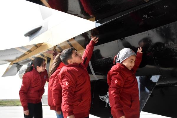 SOLO TÜRK’TEN BAŞARILI ÖĞRENCİLERE SÜRPRİZ!