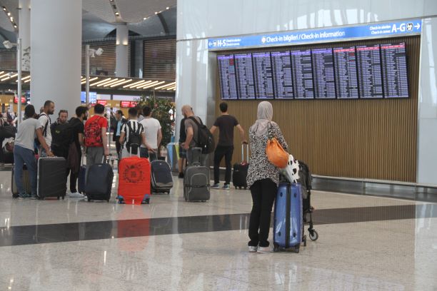İSTANBUL HAVALİMANI’NDA BAYRAM YOĞUNLUĞU DEVAM EDİYOR!