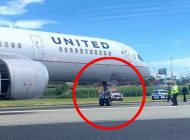 İNİŞ SIRASINDA TEKERLEKLERİ PATLAYAN UÇAKTA BÜYÜK PANİK!