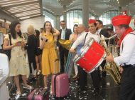 İGA’DAN 10 MİLYONUNCU YOLCUYA SÜRPRİZ KARŞILAMA!