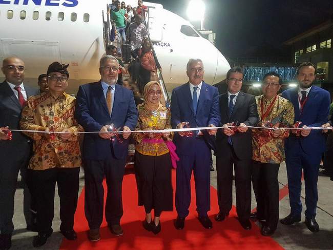 THY’NİN ‘RÜYA UÇAĞI ‘ İLK YURTDIŞI UÇUŞUNU BALİ’YE YAPTI!