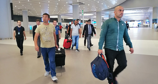 LİBYA’DA SERBEST BIRAKILAN TÜRKLER YURDA DÖNDÜ!