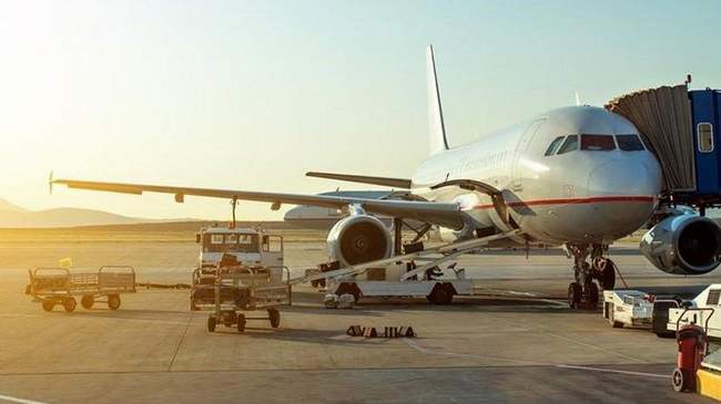 YAKIT PARASI BİTİNCE PİLOTLAR YOLCULARDAN PARA İSTEDİ!