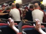 THY UÇAĞINDA YOLCULAR BİRBİRİNE GİRDİ (VİDEOLU)