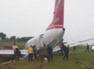 ŞİDDETLİ YAĞMUR UÇAĞI PİSTTEN ÇIKARTTI