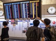 HONG KONG HAVALİMANI’NDA UÇUŞLAR YENİDEN BAŞLADI