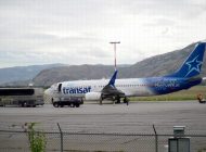 KANADA BAŞBAKANININ UÇAĞINA OTOBÜS ÇARPTI!