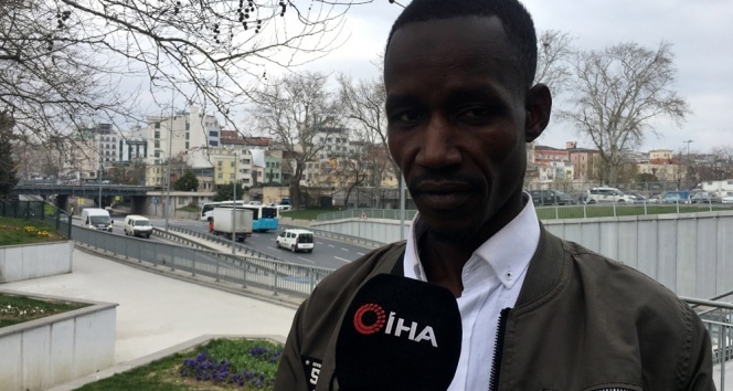SENEGALLİ TURİSTE HAKARET EDEN TAKSİCİYE PARA CEZASI!