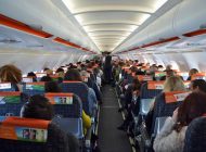 EASYJET ANONSLARINDA ‘BAYANLAR VE BAYLARI’ KALDIRIYOR