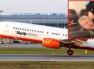 ALKOLLÜ YOLCUYA UÇAKTA MEYDAN DAYAĞI !