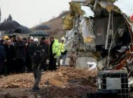 BAKAN TURHAN UÇAĞIN ENKAZINDA İNCELEMELERDE BULUNDU