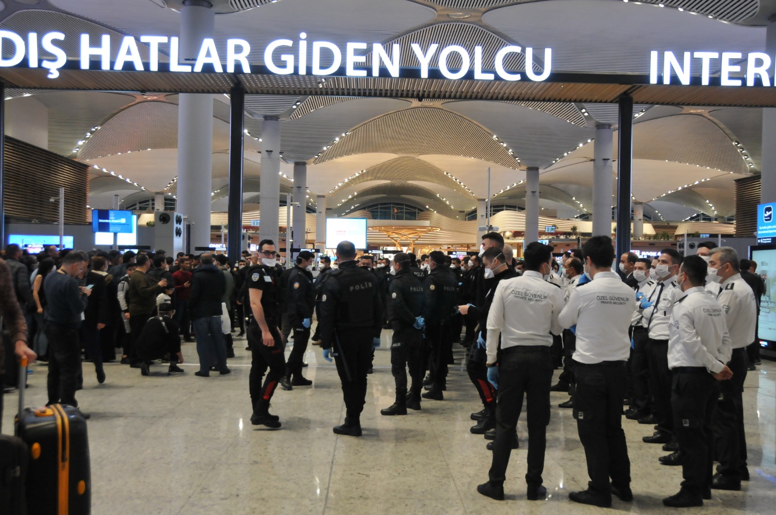 ÜLKELERİNE GİDEMEYEN CEZAYİRLİLER KARABÜK’TE AĞIRLANACAK!