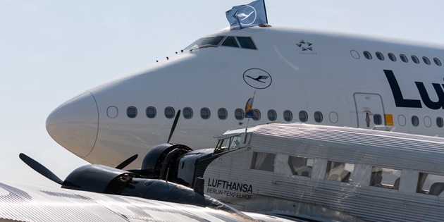 LUFTHANSA 1955 YILINA DÖNDÜ!