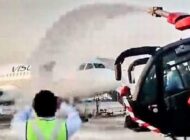 KOLKATA HAVALİMANI’NDA ARI İSTİLASI (videolu)