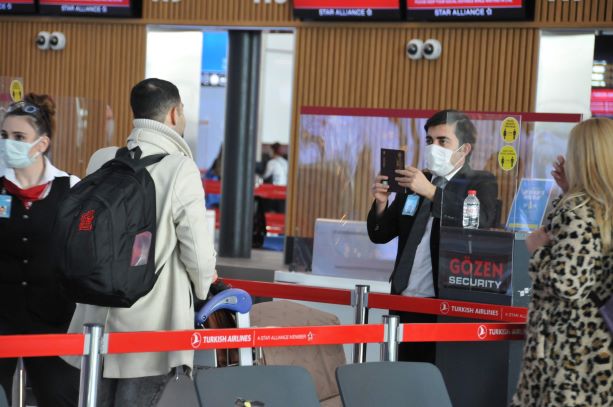 İNGİLTERE’YE İLK TAHLİYE UÇUŞU DÜZENLENDİ!