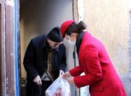 UÇAK KAZASINDA ÖLEN PİLOTLAR İÇİN YEMEK DAĞITILDI