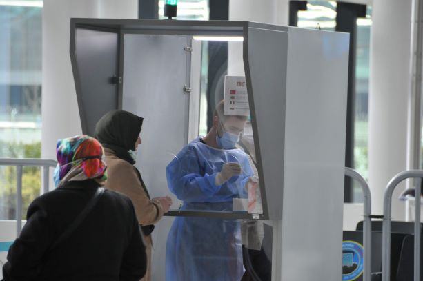 İSTANBUL HAVALİMANLARINDA 469 BİN PRC TESTİ YAPILDI!