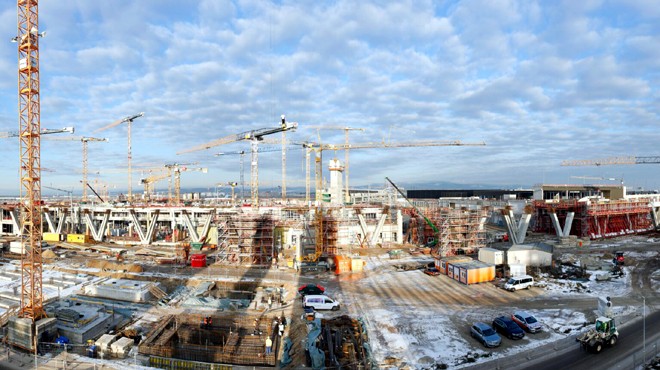 FRANKFURT HAVALİMANI TERMİNAL 3’ÜN AÇILIŞI ERTELEDİ!