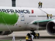 GREENPEACE, AIR FRANCE UÇAĞINI YEŞİLE BOYADI (videolu)