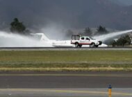 MEKSİKA’DA UÇAK GÖVDESİ ÜZERİNE İNDİ