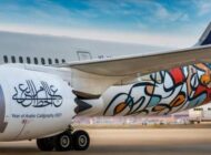 SAUDİA 2 YOLCU UÇAĞINI HAT SANATIYLA SÜSLEDİ