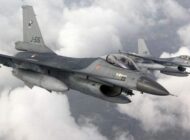 HOLLANDA’DA F-16 UÇAĞI BİNAYA ÇARPTI