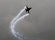 PAKİSTAN HAVA KUVVETLERİNE AİT EĞİTİM UÇAĞI DÜŞTÜ