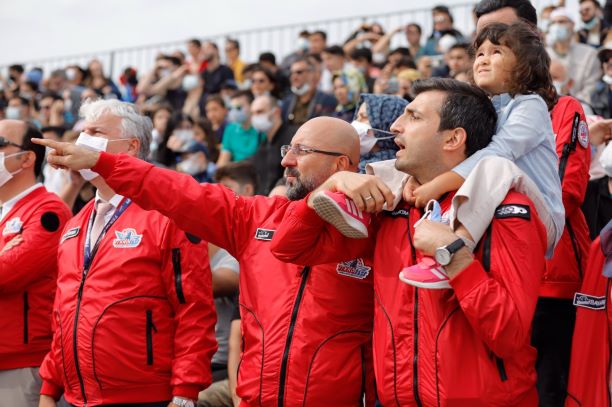 DHMİ TEKNOFES’TE GÖVDE GÖSTERİSİ YAPTI!