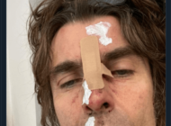 ÜNŞLÜ ŞARKICI HELİKOPTER KAZASI YAPTI