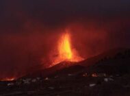 LA PALMA’DA UÇUŞLAR DURDURULDU