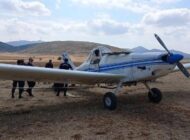 ZİRAİ İLAÇLAMA UÇAĞI TARLAYA ZORUNLU İNİŞ YAPTI