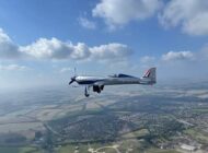 RR’UN TAMAMEN ELEKTRİKLİ UÇAĞI GÖKYÜZÜYLE BULUŞTU