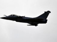 CEZAYİR HAVA SAHASINI FRANSIZ ASKERİ UÇAKLARA KAPATTI