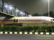 KÖPRÜNÜN ALTINA SIKIŞAN YOLCU UÇAĞI VİRAL OLDU (videolu)