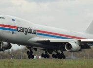 UÇAK TEKERLEĞİNDE MUCİZE YOLCULUK