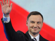 POLONYA CUMHURBAŞKANINI TAŞIYAN UÇAK ACİL İNİŞ YAPTI