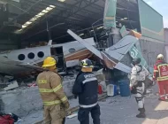 MEKSİKA’DA UÇAK MARKETİN ÜZERİNE DÜŞTÜ!