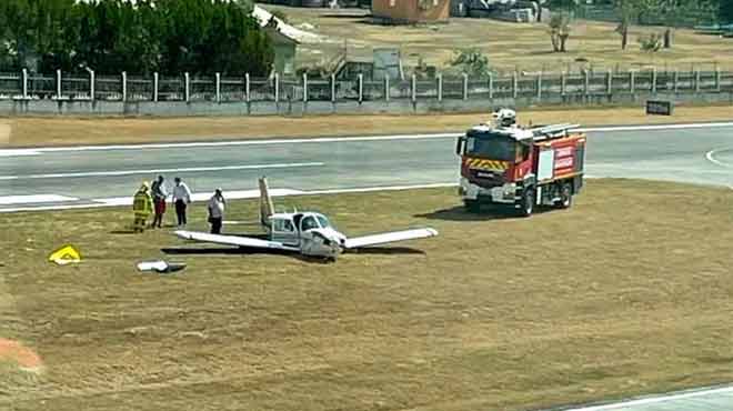 TEK MOTORLU UÇAK SERT İNİŞ YAPTI!