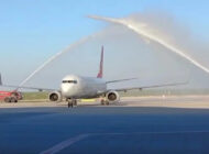 SİVASSPOR’U TAŞIYAN UÇAK SU TAKIYLA KARŞILANDI