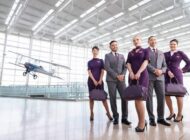 DELTA HOSTESLERİ YENİ ÜNİFORMALARINI GİYDİ