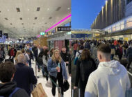 İNGİLTERE’DE UÇUŞLAR YOĞUNLUK NEDENİYLE İPTAL OLDU