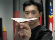 KAĞIT UÇAKLA EN FAZLA UÇUŞ REKORU KIRDI!