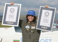 17 YAŞINDAKİ PİLOT İKİ DÜNYA REKORUNUN SAHİBİ OLDU