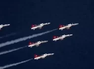 TÜRK YILDIZLARI BELÇİKA’DA GÖSTERİ UÇUŞU YAPTI