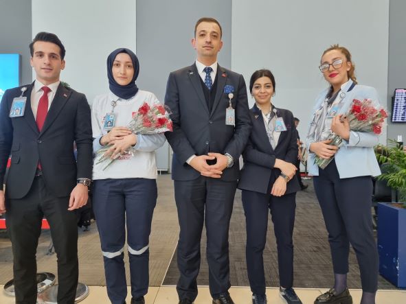 AİR CLİNİC’DEN ENGELLİLERE ÇİÇEKLİ KARŞILAMA