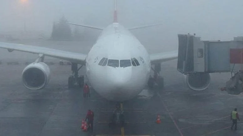 SABİHA GÖKÇEN’DE SİS HAVA TRAFİĞİNİ OLUMSUZ ETKİLİYOR