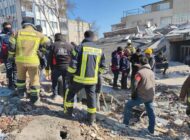 DHMİ EKİPLERİ 210 DEPREMZEDEYİ GÖÇÜKTEN ÇIKARDI