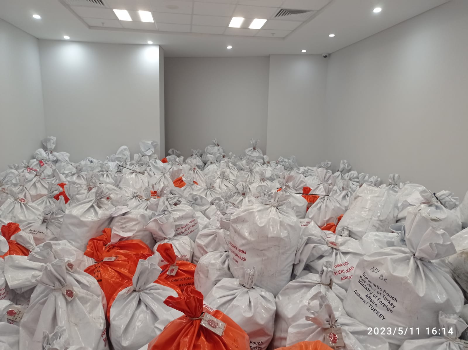 YURT DIŞINDAN SON OYLAR GETİRİLDİ