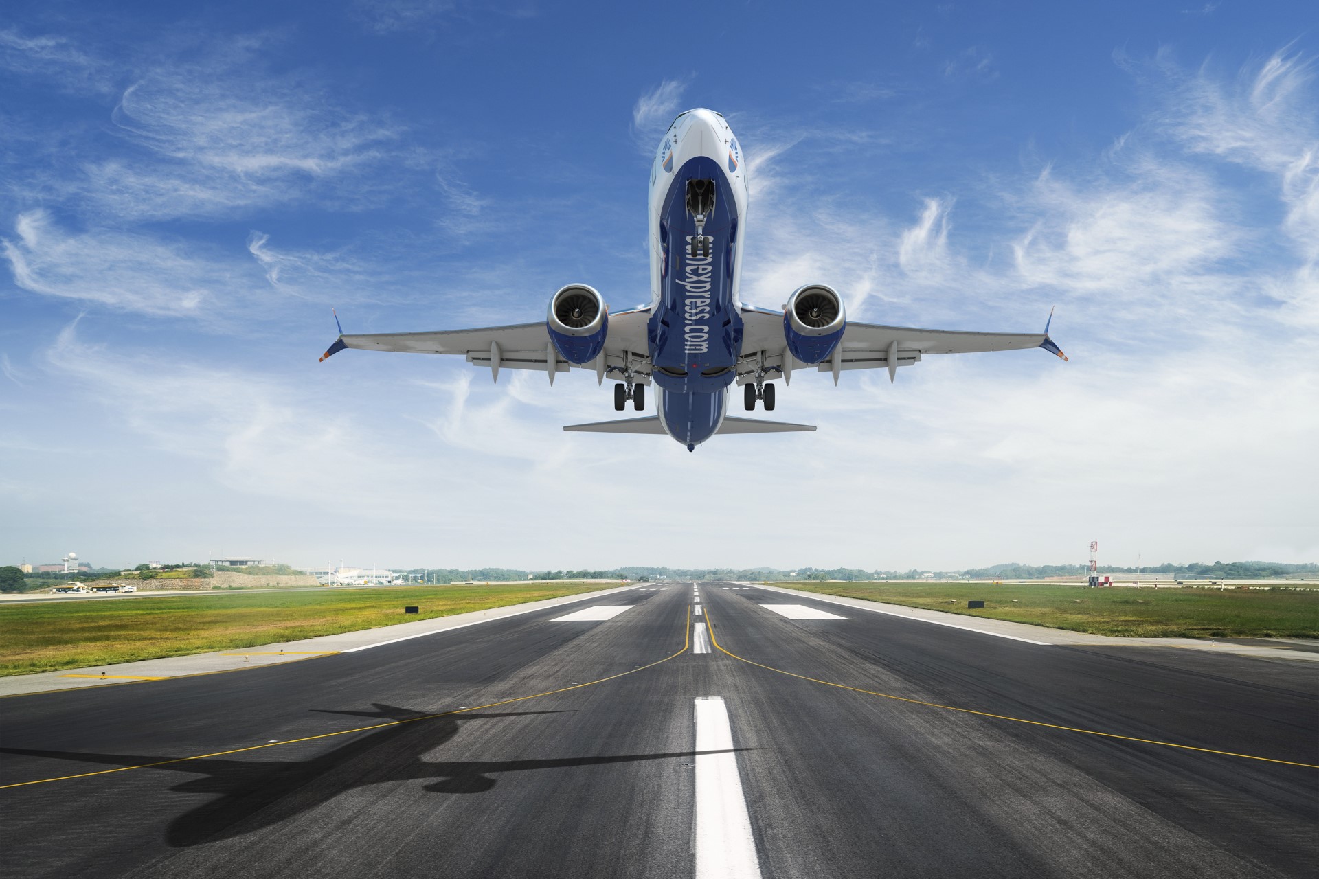 SUNEXPRESS YENİ REKORLARA UÇUYOR