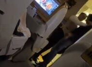 SARHOŞ YOLCU KABİN MEMURUNA KAFA ATTI